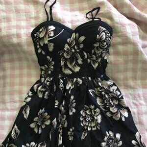 Like New - Navy Floral Skater Dress :)